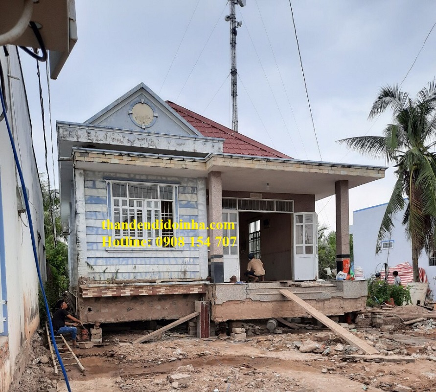 Di dời căn nhà Tổ cấp 4 ở Bình Định